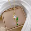 [Acero de Titanio] Collar Elegante de Lujo Estilo Palacio Esmeralda Totalmente Incrustado con Diamantes para Mujer Cadena Versátil para Clavícula Cadena de Acero de Titanio