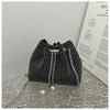 Bolso de Noche Nuevo 2026 con Cordón Incrustado de Diamantes para Mujer, Bolso Cruzado Totalmente de Diamantes, Bolso Cubo Versátil de Cadena Brillante de Diamantes de Nicho para Mujer