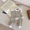 25 Meias Novas de Outono e Inverno Meias Femininas de Meia Panturrilha Listradas Retrô Meias Femininas Ins Modernas Casuais Simples de Algodão