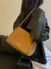 Bolsa Tote de Corrente Versátil de Alto Padrão para Comércio Exterior para Mulheres Novo Modelo 2026 Grande Capacidade Casual para o Dia a Dia Ombro Transversal