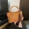 Bolso Pequeño Estilo Cesta Vintage de Nicho para Mujer 2026 Nuevo Bolso de Mano de Moda Mate Bolso Cruzado de Gamuza