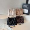 Bolsa de Basura Axila Bolsa Grande para Mujer 2025 Nueva Moda Otoño e Invierno Bolsa de Viaje Gran Capacidad Bolso de Hombro con Cadena