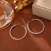 Pendientes de Aro Grandes de Estilo Ins Transfronterizo Europeo y Americano con un Diseño de Alta Gama, Audaz, Minimalista y de Moda, Presentando Clavos de Aguja de Plata 925 de Nicho