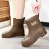 Nuevas botas de lluvia para mujer estilo coreano, engrosadas, resistentes al desgaste, impermeables y antideslizantes, con forro adicional de algodón para mayor calidez, perfectas para otoño e invierno, y con un diseño de media caña a la moda