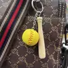 Chaveiro de beisebol transfronteiriço com pingente, chaveiro de beisebol e softball, bolsa pendurada para presente, softball júnior