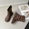 Botines de suela gruesa estilo británico para mujer, versátiles botines marrones tipo Martin para otoño e invierno, tacón grueso, que realzan la altura, adelgazantes, a la moda y con caña apilada.