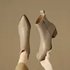 Novedad Otoño/Invierno 2026 Botines de Punta Fina con Tacón Grueso para Mujer Estilo Retro Piel Suave Cierre Trasero Botas Adelgazantes Temperamento Versátil Zapatos de Moda