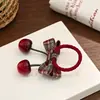 Nuevo Scrunchie de Cereza con Moño a Cuadros en Contraste, Pinza para el Cabello Roja, Dulce Accesorio para el Cabello de Año Nuevo para Niñas Pequeñas