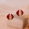 Brincos Angorá Vermelho com Gotejamento de Óleo Geométricos Outono e Inverno, Brincos Retrô de Nicho Estilo Hong Kong High-End, Brincos de Temperamento de Luxo Leve para Mulheres