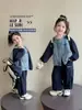 Conjunto Jeans para Meninas Primavera e Outono 2026 Nova Moda Jaqueta Patchwork Infantil Roupa de Outono para Bebês Conjunto Elegante de Duas Peças