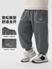 Calça longa acolchoada para meninos, estilo europeu, forrada com fleece e espessa para o inverno, modelo novo para crianças maiores, roupas de inverno para crianças, calças de algodão para bebês