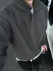 Sudadera de alta gama para hombre con cuello polo de media botonadura, camiseta de manga larga de corte holgado, top informal de moda estilo americano para otoño