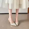 Salto Alto Branco Elegante Bico Fino para Mulheres, Novo Estilo Primavera 2026, Salto Fino, Sexy, Adequado para Vestidos, Sapatos de Casamento, Boca Rasa com Lantejoulas