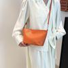 Moda Transfronteiriça Casual Versátil Bolsa de Ombro 2025 Nova Bolsa Balde Transversal Texturizada para Deslocamento Comércio Exterior