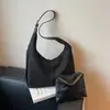 Bolso de hombro de gamuza estilo coreano, bolso de mujer, nueva colección otoño/invierno 2026, versátil, retro, gran capacidad, adecuado para ir al trabajo