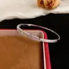 Pulseiras Geométricas Europeias e Americanas Personalizadas de Moda Amazon Cross-Border Incrustadas com Diamantes, Simples, Leves, Luxuosas e Versáteis Super Brilhantes Joias de Mão
