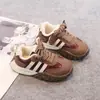Zapatos Antideslizantes de Moda Infantil Forrest Gump Otoño 2025 Nuevo Estilo Zapatos Casuales para Correr para Niños Zapatos Deportivos Casuales para Niñas