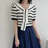 Camiseta de Verão Gola Azul Marinho Manga Curta Plus Size para Mulheres Gordas, Saia e Top Listrados de Tricô que Cobrem a Barriga com Efeito Emagrecedor