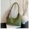 Nueva colección de bolsos de otoño e invierno: bolso de axila elegante, versátil y moderno, perfecto para el trabajo y los desplazamientos, bolso de hombro de gamuza para mujer