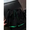 Pantalones Cortos Deportivos de Seda Helada de Verano de Cuatro Puntos de Nylon Estilo Americano Bloqueo de Color Negro Rojo Estilo Delgado Pantalones de Refrigeración Secado Rápido Pantalones Cortos para Hombre Sueltos