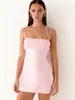 Vestido Europeu e Americano de Cetim com Gola Halter 2025, Vestido Curto com Design de Top Tubo Plissado, Vestido de Data Estilo Suave