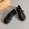 Zapatos planos de cuero para mujer, estilo británico, de dos maneras de usar, nuevos mocasines estilo universitario otoño 2026 para combinar con faldas