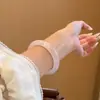 Pulseira de Vidro Olho de Gato Estilo Chinês Novo Branco Gelado Luar com um Rosa de Alto Padrão Estilo Nacional para Melhores Amigos