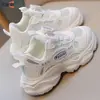 Sapatos de Menino 2026 Verão Novo Estilo Fivela Rotativa Sapatos de Pai para Crianças Tênis de Corrida Respirável de Malha Única para Meninos