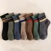 Meias masculinas de algodão para outono e inverno meias masculinas quentes casuais meias masculinas absorventes de suor grossas de cintura alta fabricantes de meias de algodão atacado