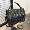 Bolso Pequeño de Color Sólido con Texto para Mujer 2024 Nuevo Cadena Portátil de Hombro Cruzado Moderno Simple Bolso Cuadrado Pequeño Romboidal