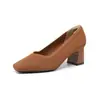 569 Sapatos de salto alto Princess femininos salto grosso novo 2024 bico quadrado boca em V padrão reto cor sólida versátil sapatos de salto único estilo garota francesa