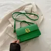 La popular de este año 2024 nueva moda simple bolsa cuadrada pequeña bolso de mano para grupos pequeños bolso de hombro cruzado de alta gama bolso de mujer