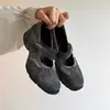 Versão em Couro de Vaca ~ Sapatos Mary Jane de Camurça Cinza de Alta Qualidade com Elevação Interna para Mulheres Velcro Francês Bico Baixo Versátil Sapatos Casuais