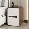 Novo Modelo 2026 Borda Estreita Madeira Maciça Quarto Mini Mesa de Cabeceira para Espaços Pequenos, Ultra-Estreita Moderna Minimalista Acabamento em Couro de Luxo Leve