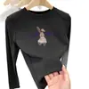 Linda camiseta de manga larga para niñas, con estampados de dibujos animados, cuello redondo, estilo jersey y diseñada como una capa base cálida. Hecho con tela suave y cómoda, es perfecto para niños mayores.
