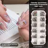 Joyería para Uñas Base Dorada Diamante de Color Punta Diamantada Caja de 12 Compartimentos Tamaño Mixto Decoración de Uñas Destellante Exclusivo para Salón de Uñas