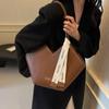 Bolsa Grande com Textura de Alta Qualidade 2024 Nova Bolsa de Ombro Outono e Inverno Feminina Grande Capacidade Bolsa para o Dia a Dia Fashionável Bolsa Tote Versátil