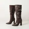 Botas Martin femininas de bico fino para outono e inverno, botas femininas leves de calçar rápido em borracha com sola macia de salto alto, tamanho grande, botas de couro de cor sólida de cano alto