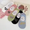 Calcetines de Barco con Letra Oculta Completamente para Mujer Nuevos Ins de Moda Coloridos Invisibles de Verano Calcetines de Tacón Bajo Antideslizantes de Boca Baja Delgados