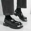 Sapatos de couro grossos estilo britânico de tamanho grande para homens, sapatos derby casuais da moda, sapatos masculinos casuais com cadarço e biqueira larga, atacado