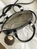 Bolso de Hombro Retro Chic para Mujer, Nuevo Bolso Cuadrado Pequeño de Color Sólido Tendencia Otoño Temprano 2026, Bolso de Hombro de Alto Valor Estilo Coreano