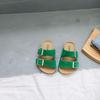 Nuevas Chanclas de Paja de Madera de Dos Hebillas de Verano 2024 para Niños Niñas Chanclas de Colores Brillantes Zapatos de Playa Sandalias Familiares