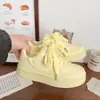 2026 Nuevo Estilo Versión Coreana de Zapatillas Blancas de Suela Gruesa para Mujer, de Caña Baja Versátiles Transpirables Deportivas para Estudiantes