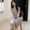 Colección de moda de primavera, otoño, verano de canalé de seda helada para mujer, conjunto de pijama, cárdigan de manga larga con cuello en V, conjunto de ropa de casa estilo Chanel