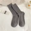 Calcetines de Punto Grueso de Color Sólido Otoño Nuevo Youjiaxiu Calcetines Holgados de Moda Ins Calcetines de Algodón de Doble Aguja de Tubo Medio Calcetines Macaron para Mujer