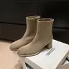 Botas finas estilosas estilo europeu de 5,5 cm, novo modelo outono e inverno 2026, bico redondo, salto grosso, zíper traseiro, botinhas de salto alto