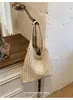 Bolsa de axila de alta qualidade em estilo coreano, com trama oca, para mulheres, fresca e estilosa, adequada para o dia a dia, bolsa de ombro versátil