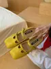 Sapatos Baixos de Couro Estilo Retrô Francês para Mulheres, Novo Estilo Primavera 2026, Bico Quadrado, Sapatos de Salto Baixo, Sapatos Mary Jane com Uma Tira