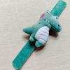 Pulseira Snap Circle de Pelúcia Desenho Animado Infantil Fofa Sanrio para Namorada Animal de Pelúcia Bate-bate Círculo Criativo Japonês e Coreano Presente