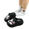Garfos Xadrez Rosa Estilo Novo Feminino com Estrelas, Novos Acessórios Fofos da Moda, Tamancos com Charms Fofos